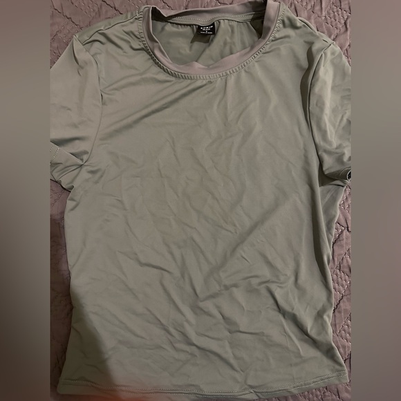 Solid fitted tee - Picture 2 of 2